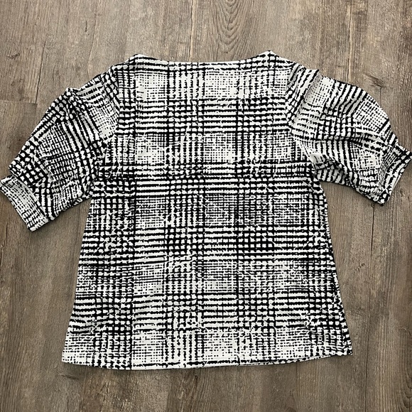 H&M short sleeve blouse - Picture 2 of 4